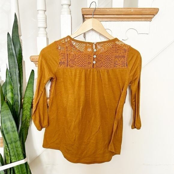 Xhilaration Mustard Yellow Lace Yoke 3/4 Sleeve Pullover Blouse Top Size XS - Picture 5 of 5